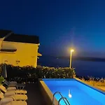 Charmy Petra With Pool Makarska