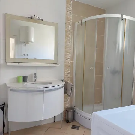 Charmy Petra With Pool *