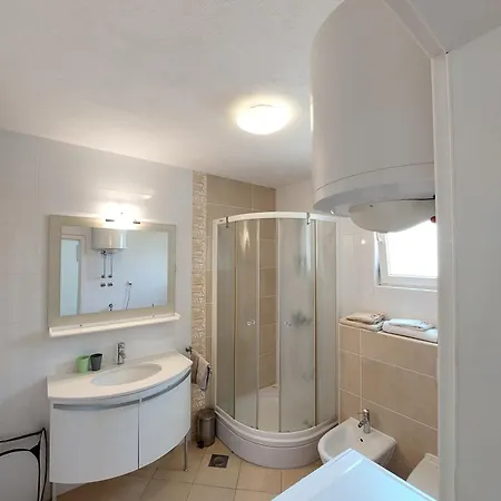 Charmy Petra With Pool *