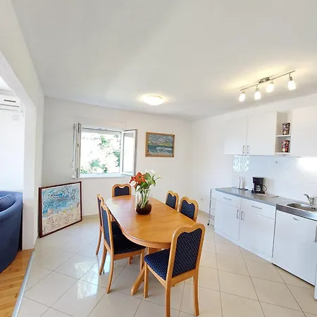 Charmy Petra With Pool *