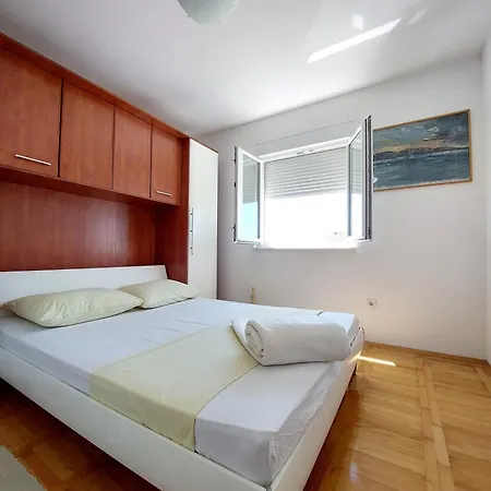 Charmy Petra With Pool Apartament