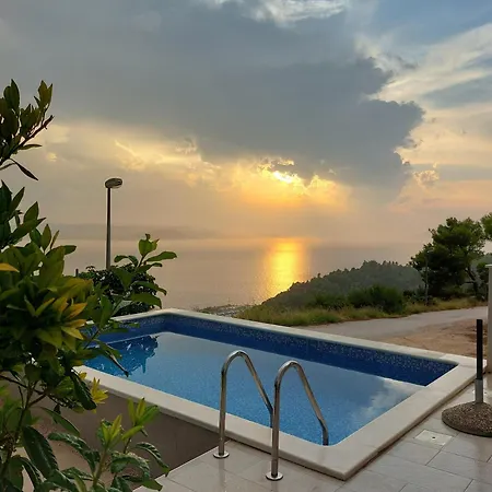 Charmy Petra With Pool Apartament *