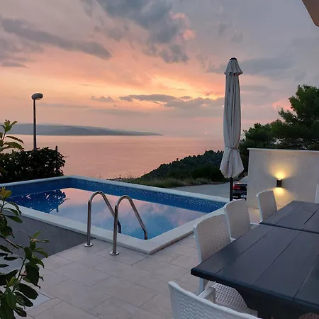 Charmy With Pool * Makarska