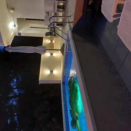 Charmy Petra With Pool Apartament *