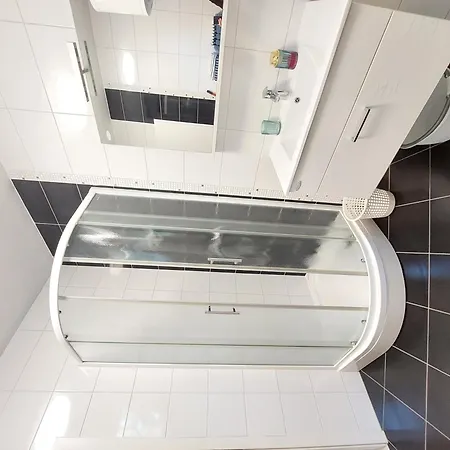 Apartman Charmy With Pool Makarska