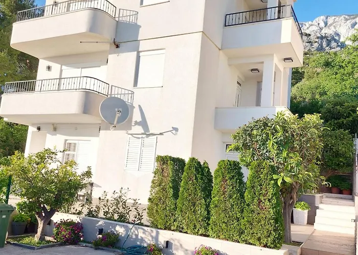 Charmy Petra With Pool Apartment *