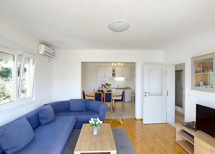 Charmy Petra With Pool Makarska