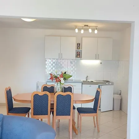 公寓 Charmy Petra With Pool